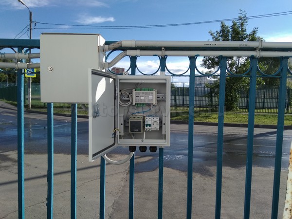 Монтаж системы контроля доступа в ЖК "Оазис-Парк". Контроллер в термобоксе